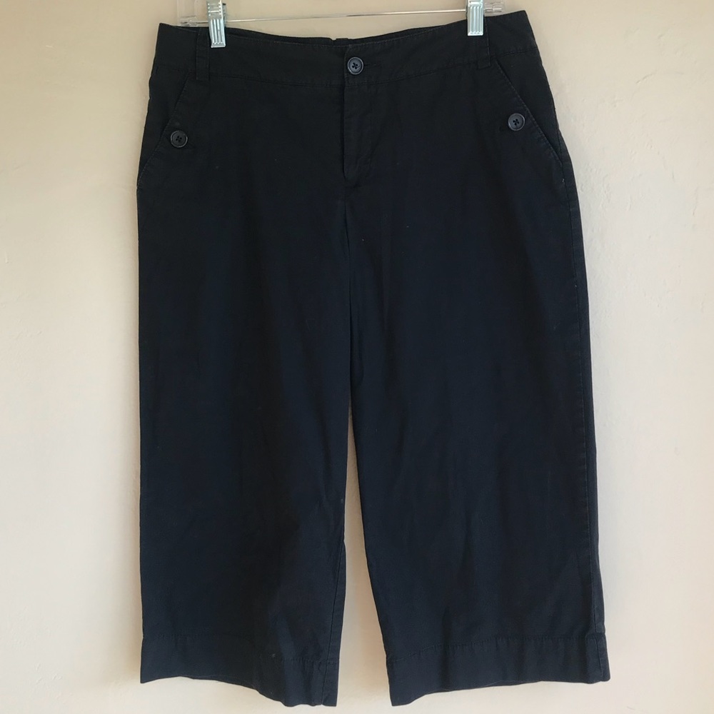 Mossimo Black Capris